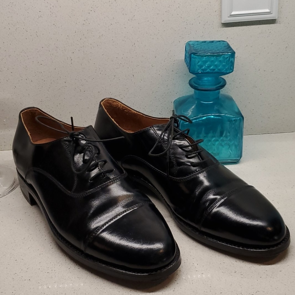 BATA WESTMINSTER men leather dress shoes (sz 9)
